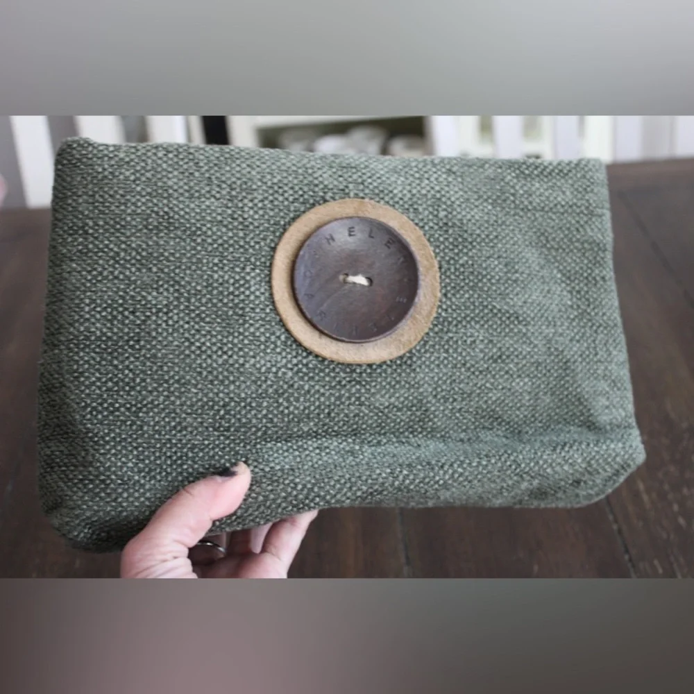 Helen Carlisle hand bag/clutch